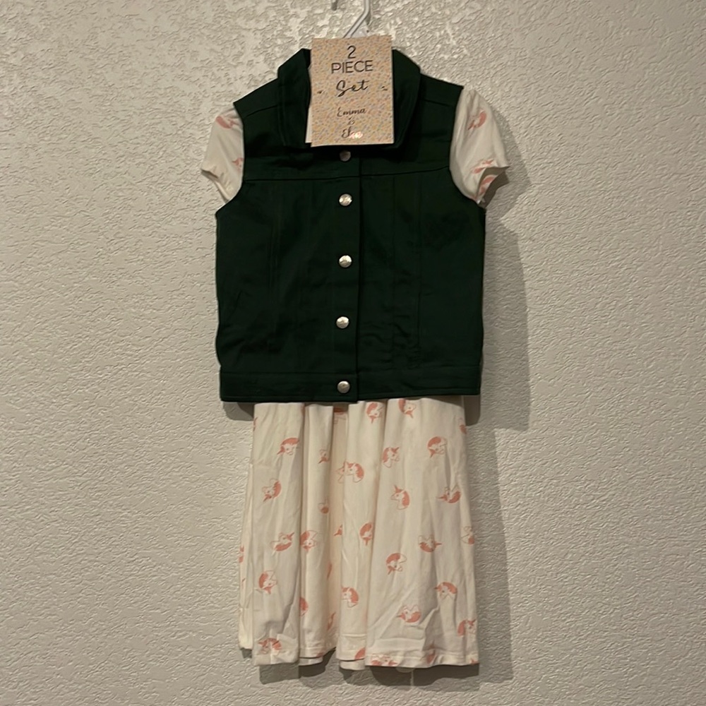 NWT! Beautiful 2 piece set, green vest and unicorn print dress, size 8